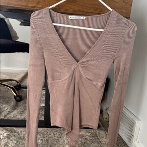 🤎 Abercrombie & Fitch Long-Sleeve V-Neck Sweater Bodysuit (XS) 🤎